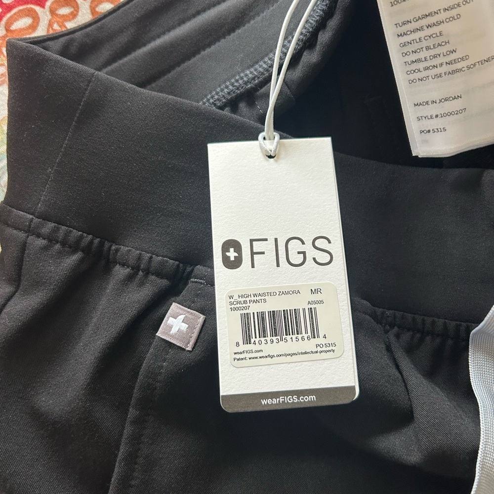 Figs Black high waisted Zamora Scrub pants - Picture 5 of 5